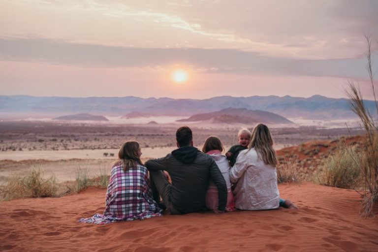 De mooiste reisroutes door Namibië voor gezinnen