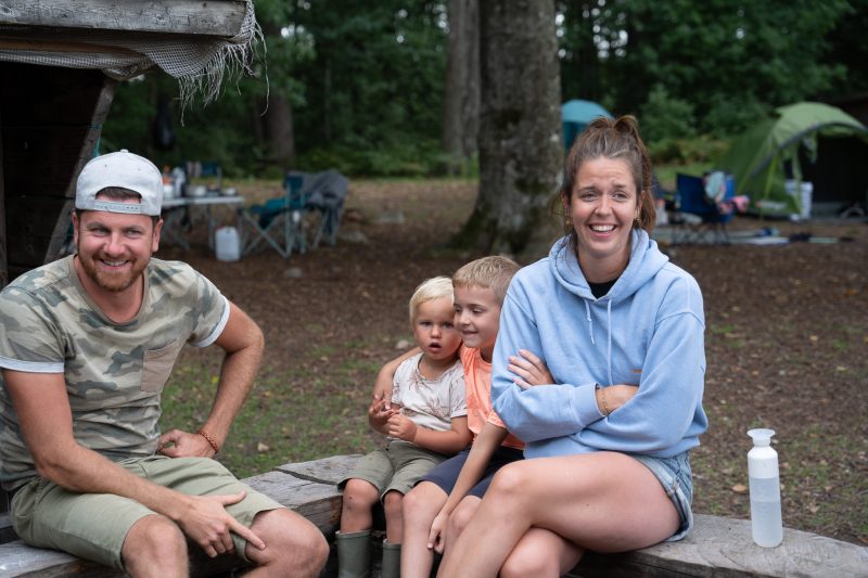 Plezier met de begeleiders van de Canoe Tribe