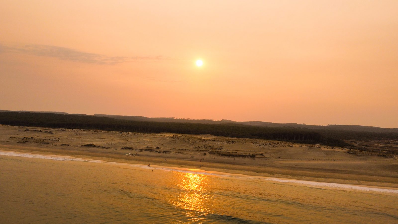 Zonsopgang boven de Atlantische Oceaan.